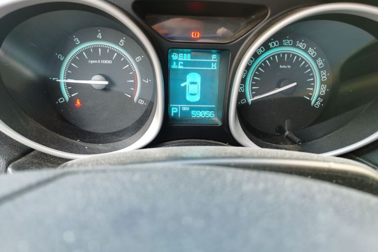 广汽传祺 传祺GS5 2014款 2.0L 自动两驱超享版中控内饰15