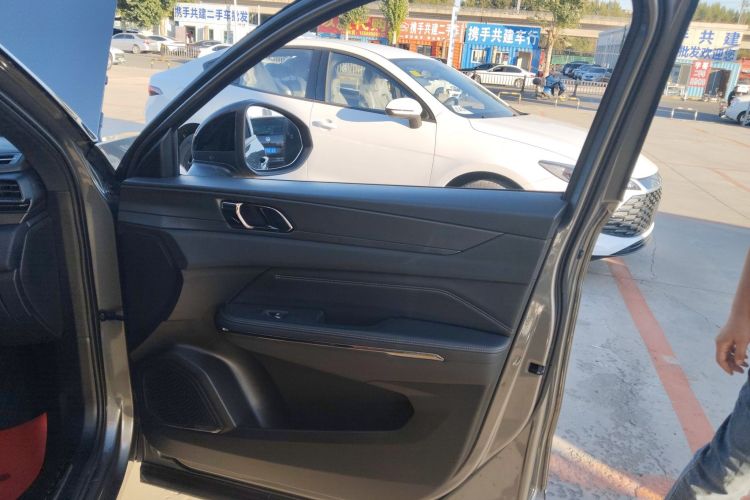 领克01 2021款 2.0TD 四驱劲Halo中控内饰42