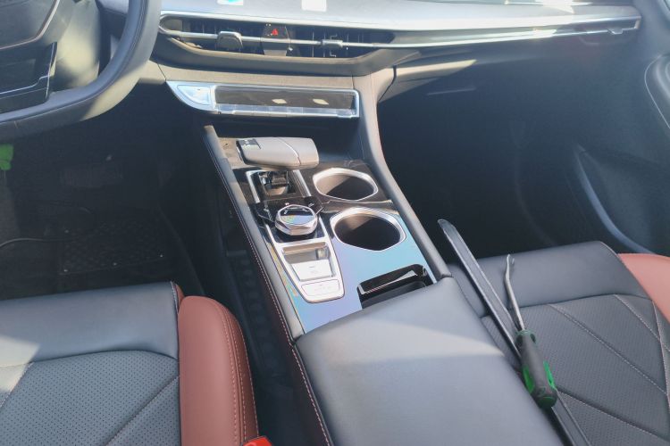 长安 逸动 2022款 PLUS 蓝鲸NE 1.4T GDI DCT尊贵版局部细节18