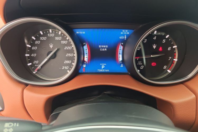 玛莎拉蒂 Levante 2019款 3.0T 标准版 国V中控内饰15