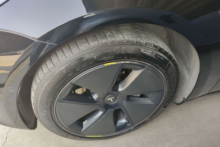 特斯拉 Model 3 2021款 标准续航后驱升级版 3D6车身外观6007