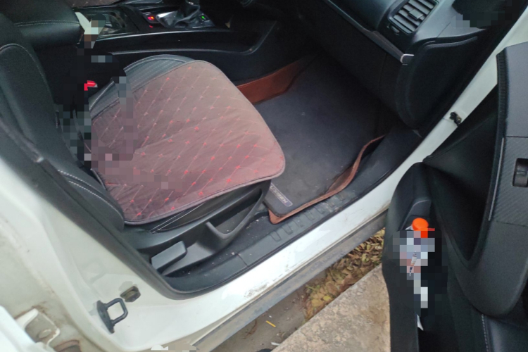 纳智捷 优6 SUV 2017款 改款 1.6T 时尚型局部细节9005