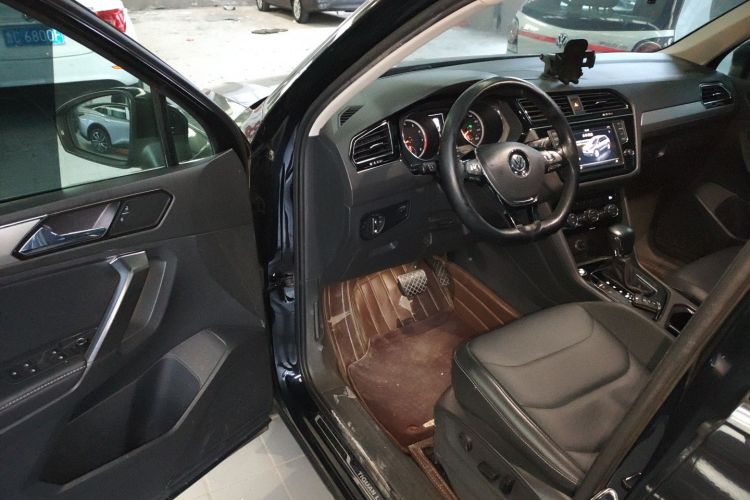 大众 途观L 2018款 330TSI 自动两驱舒适版中控内饰20