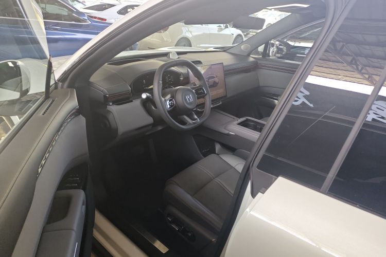 极氪7X 2025款 75kWh 后驱智驾版中控内饰19