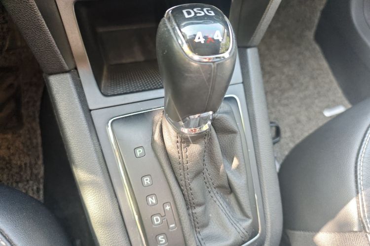 斯柯达 Yeti 2016款 1.8TSI DSG尊行版中控内饰18