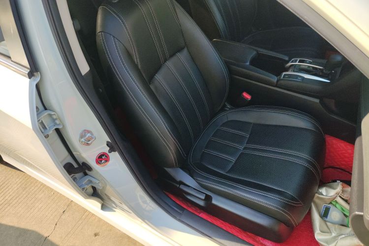 本田 思域 2019款 220TURBO CVT劲动版 国VI局部细节41