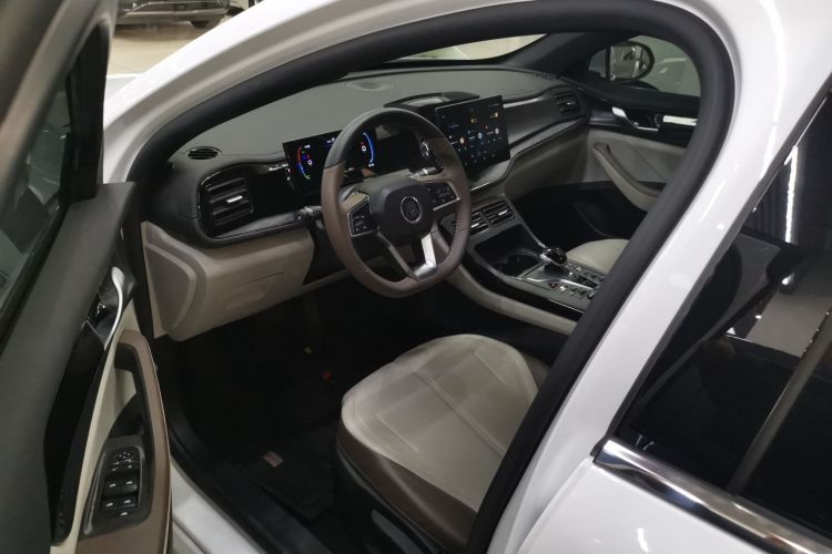 比亚迪 秦PLUS 2024款 荣耀版 DM-i 55KM领先型中控内饰20