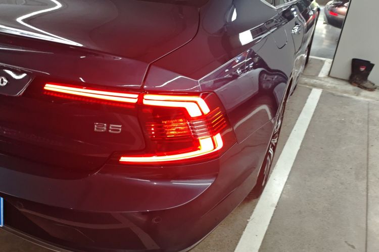 沃尔沃S90 2022款 B5 智远豪华版车身外观9