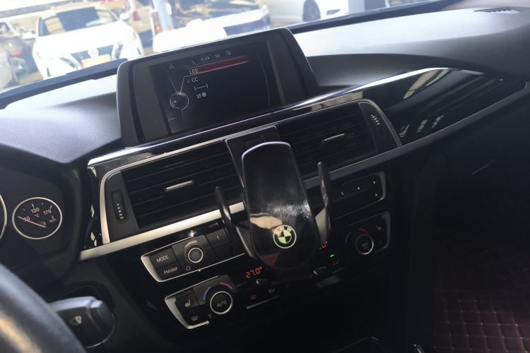 宝马3系 2017款 320Li xDrive 时尚型中控内饰16