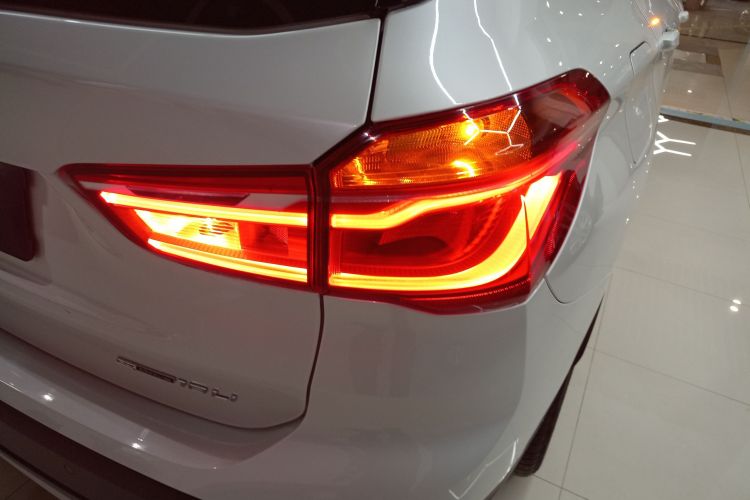 宝马X1 2018款 sDrive18Li 尊享型车身外观6001