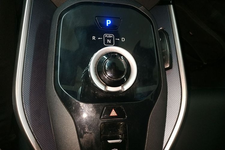 丰田bZ3 2023款 517km 精英PRO中控内饰18