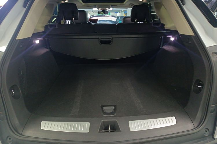 凯迪拉克XT5 2018款 28T 四驱豪华型机舱底盘23