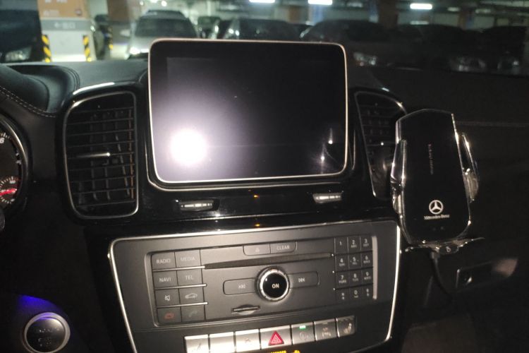 奔驰GLE轿跑 2017款 GLE 320 4MATIC 轿跑SUV局部细节16