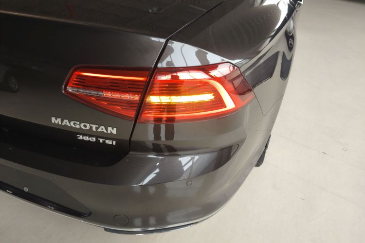 大众 迈腾 2017款 380TSI DSG 豪华型车身外观9