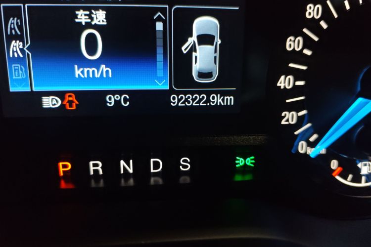 福特 蒙迪欧 2017款 EcoBoost 180 时尚型中控内饰15