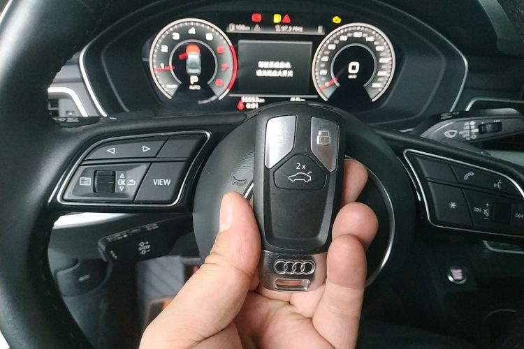 奥迪A4L 2022款 40 TFSI 时尚动感型中控内饰7001