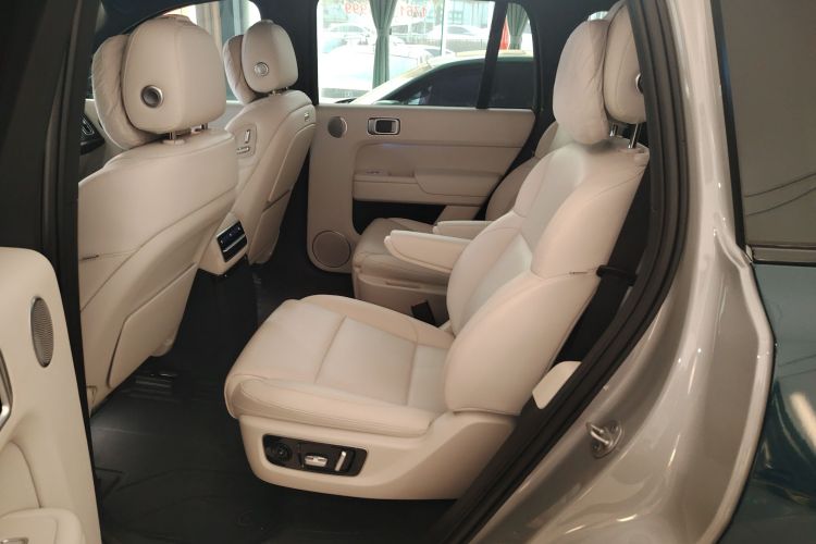 理想汽车 理想L9 2022款 Max中控内饰21