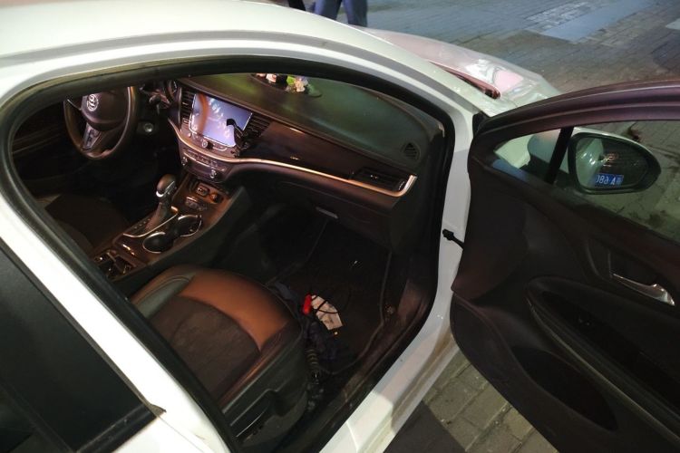 别克 威朗 2020款 20T CVT领先型局部细节9005