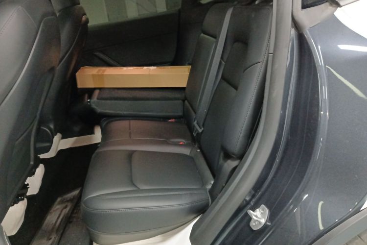 特斯拉 Model Y 2024款 后轮驱动版中控内饰7004