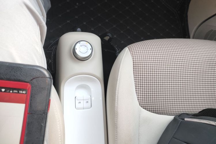 五菱汽车 宏光MINIEV 2024款 第三代 215km 进阶版中控内饰18