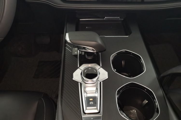 长安UNI-K 智电iDD 2024款 智电iDD 1.5T 135km智领型局部细节18