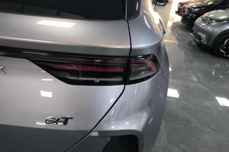 ARCFOX极狐 极狐 阿尔法T(ARCFOX αT) 2022款 653S+ 160kW车身外观9