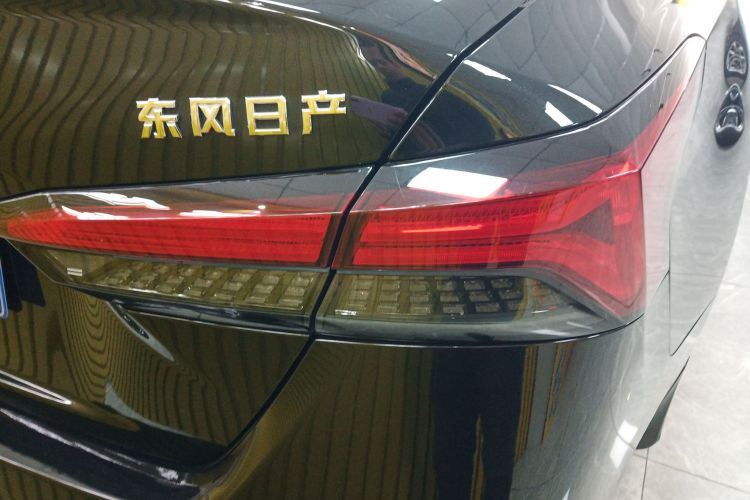 日产 天籁 2022款 2.0L XL-TLS 悦享版车身外观9