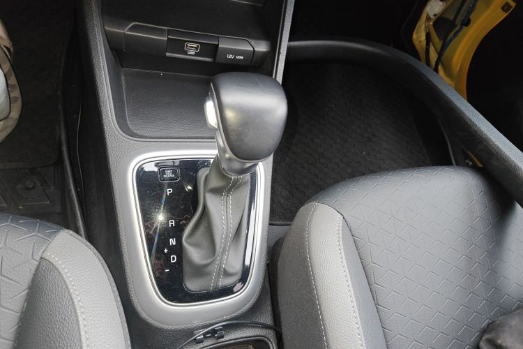 起亚 奕跑 2019款  1.4L 自动运动版 国VI中控内饰18