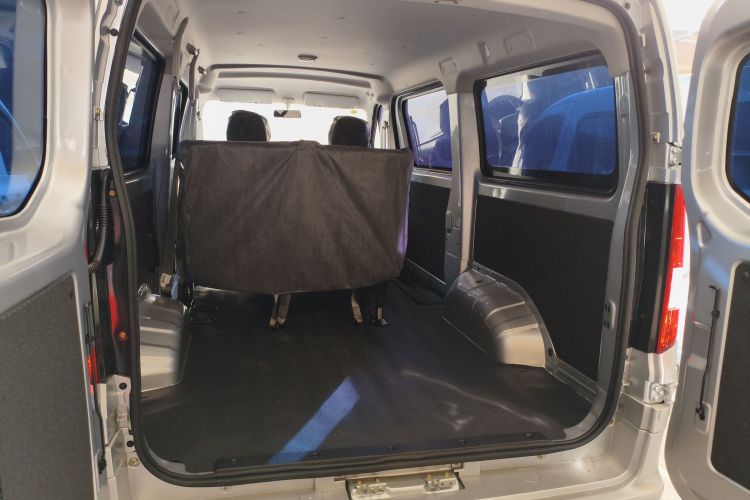 长安凯程 长安睿行EM80 2025款 客运版 舒适型 6座 260km 对开门 60kW机舱底盘23