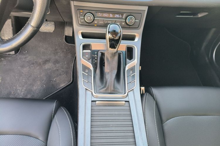 吉利汽车 帝豪 2018款 1.5L CVT向上互联版中控内饰18