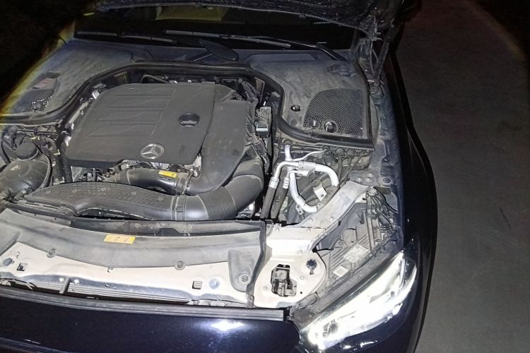 奔驰E级 2023款 改款 E 300 L 时尚型局部细节9007