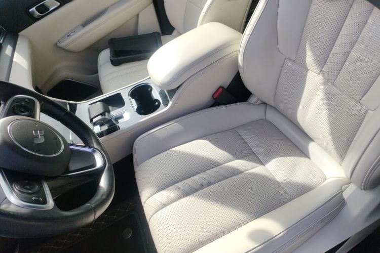 理想汽车 理想ONE 2020款 增程6座版中控内饰19