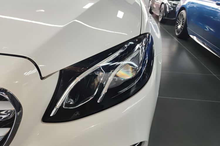 奔驰E级 2016款 E 200 L 运动型局部细节36