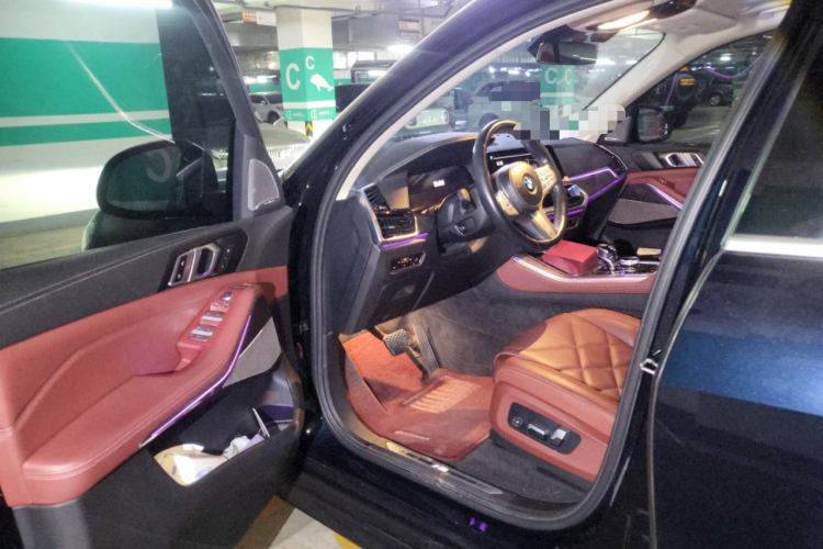 宝马X5 2022款 xDrive 30Li 尊享型M运动套装中控内饰20