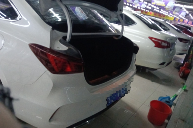 长安 逸动 2024款 PLUS 蓝鲸NE 1.4T GDI DCT高能版机舱底盘23