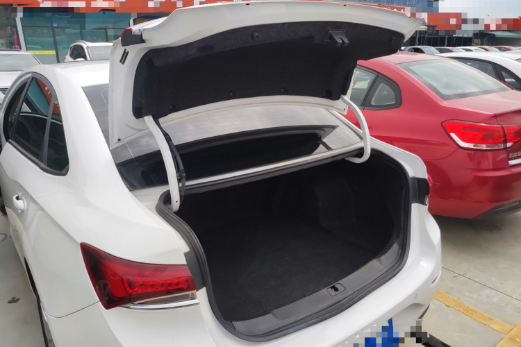 别克 英朗 2021款 改款 典范 1.5L 自动精英型中控内饰23