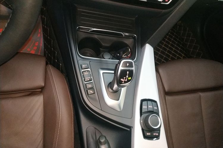 宝马3系 2019款 320i M运动套装局部细节18