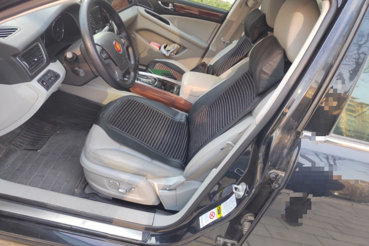 红旗H7 2013款 3.0L 尊贵型中控内饰19