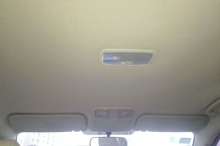 现代 悦动 2011款 1.6L 自动舒适型中控内饰22