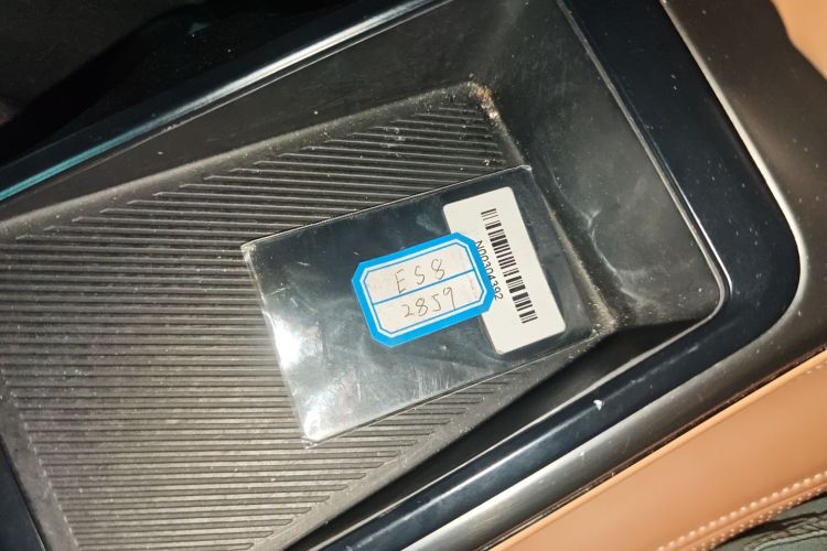 蔚来ES8 2022款 100kWh 签名版 六座中控内饰11