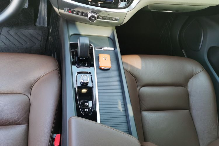 沃尔沃S60 2023款 B4 智逸豪华版中控内饰18