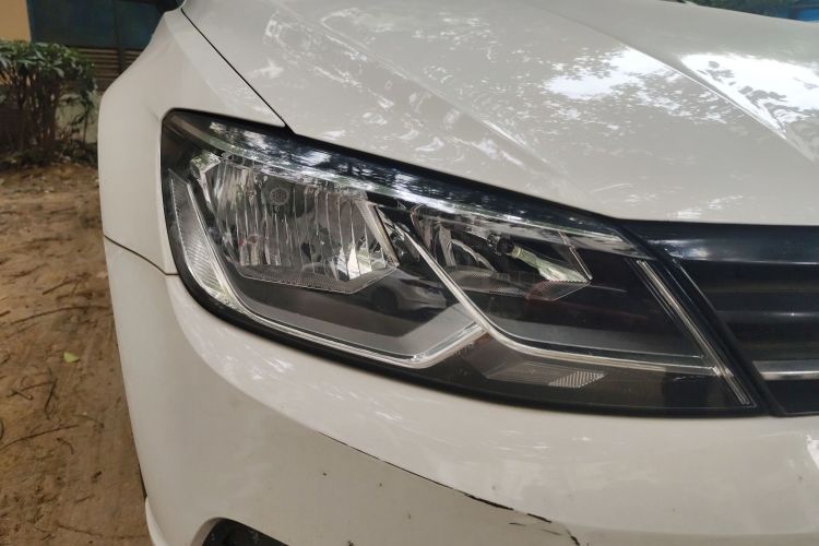 大众 凌渡 2015款 230TSI 手动风尚版车身外观8