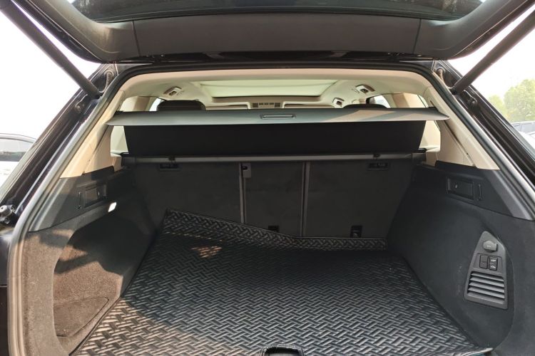 大众 途锐 2020款 3.0TSI 锐享版 国VI机舱底盘23