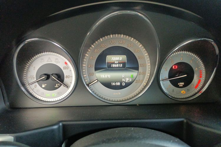 奔驰GLK级 2013款 GLK 300 4MATIC 动感天窗型局部细节14