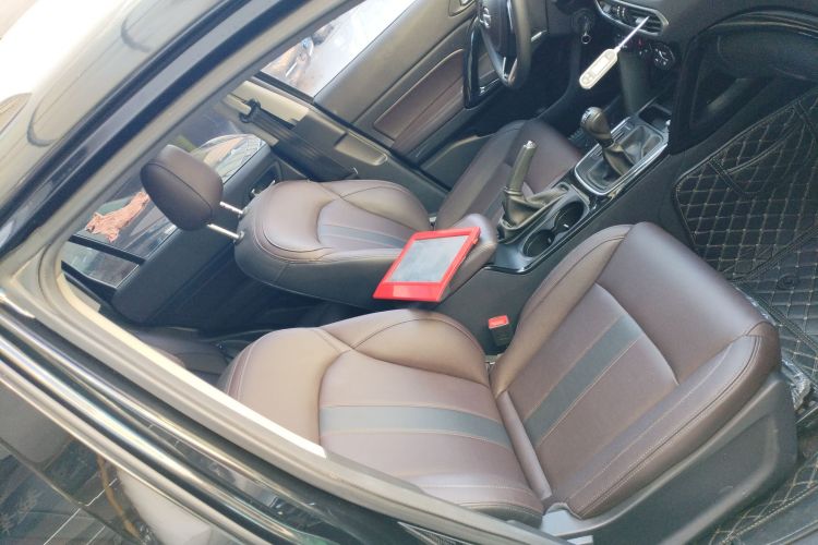 广汽传祺 传祺GS4 2018款 235T 手动两驱精英版局部细节41