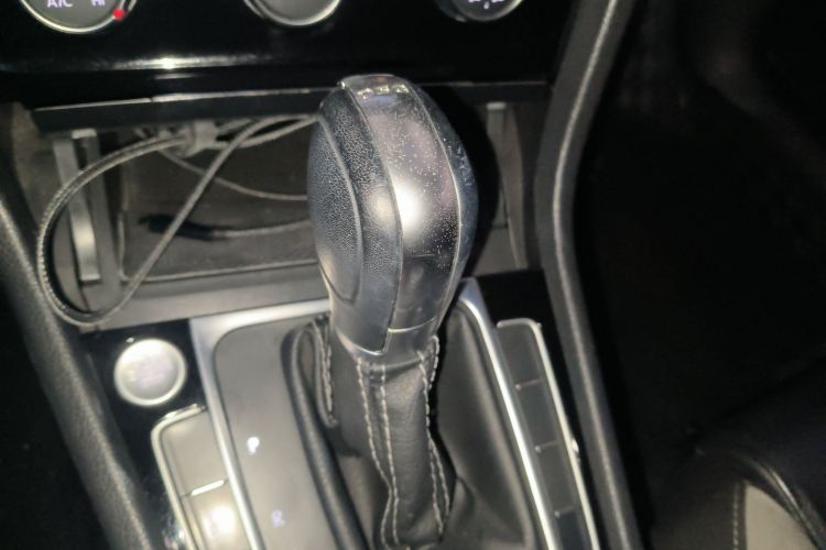 大众 高尔夫 2018款 280TSI 自动R-Line型中控内饰18