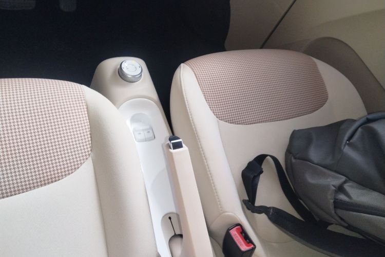 五菱汽车 宏光MINIEV 2024款 第三代 215km 青春版中控内饰18