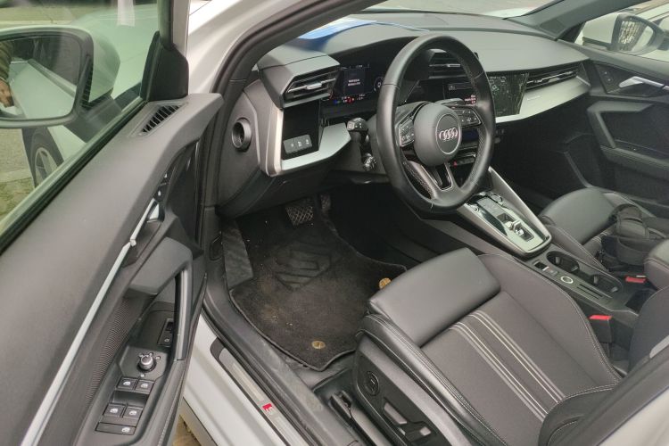 奥迪A3 2023款 改款 A3L Limousine 35 TFSI 时尚运动型中控内饰20