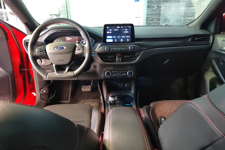 福特 福克斯 2020款 两厢 EcoBoost 180 自动ST Line中控内饰7002