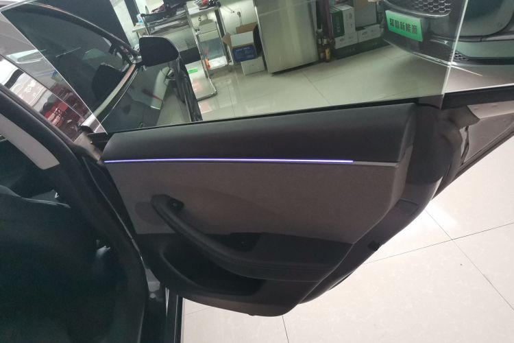 特斯拉 Model 3 2025款 后轮驱动版中控内饰7006